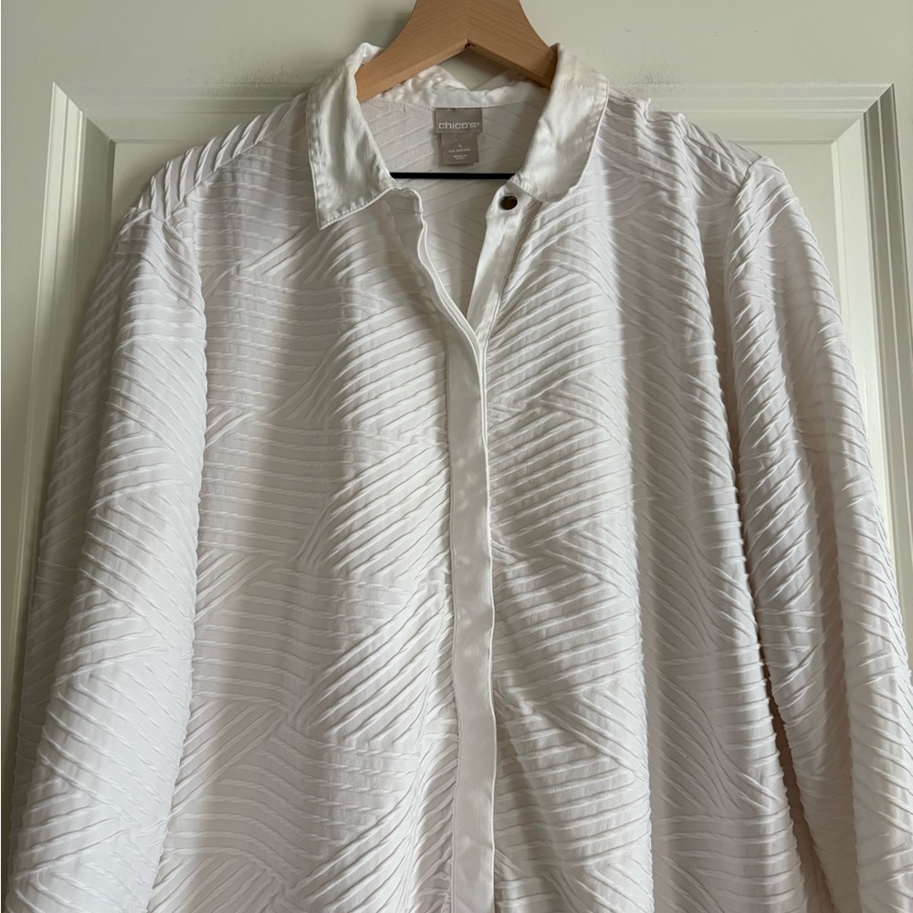 Chicos Hidden Button Front Top - image 3